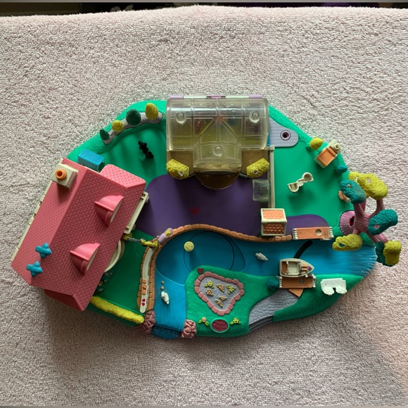 Vintage Blue Bird 1996 Polly Pocket Magical Movin’ Pollyville Boutique - Picture 5 of 14